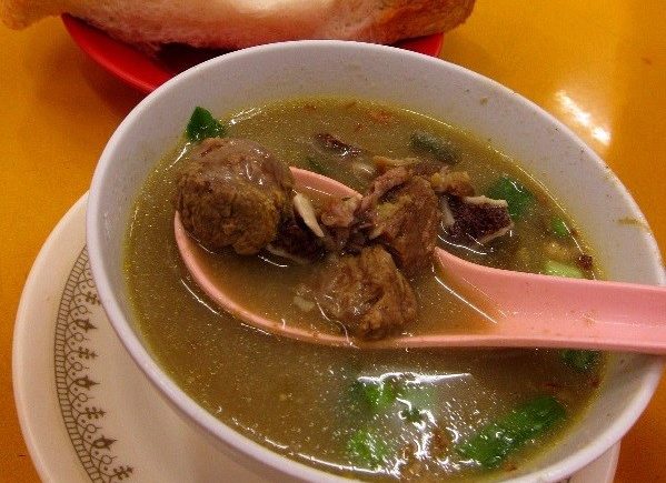 Hameed Soup in Penang is famous for serving tasty ox and lamb soup.