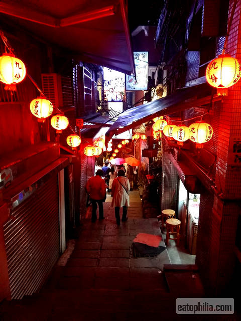 Jiufen at night.