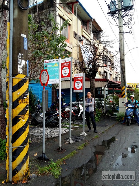 Bus stop at Xincheng Train Station